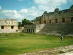 uxmal5.JPG (46726 byte)