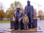 la statua di Marx e Engel